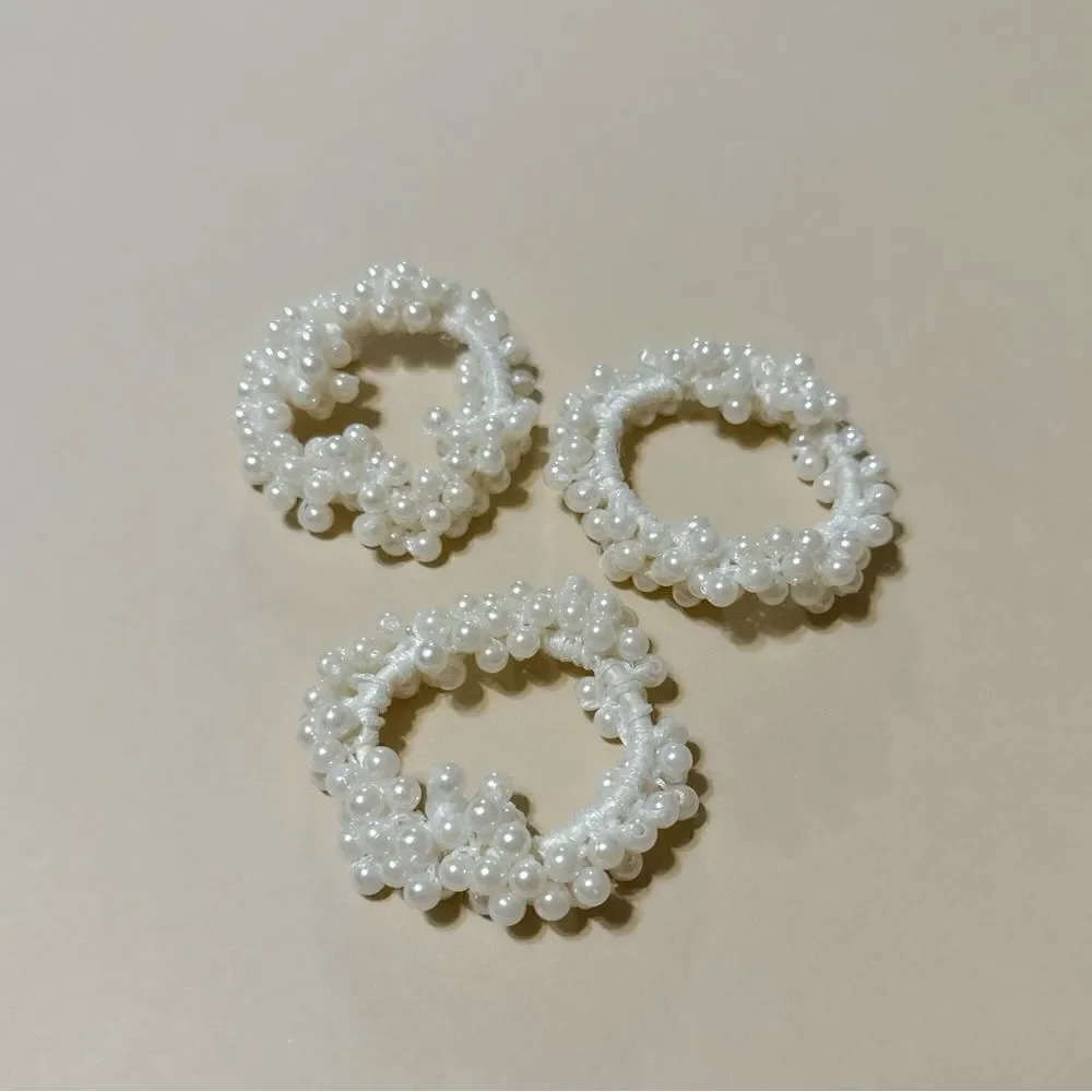 Pearl scrunchie N755